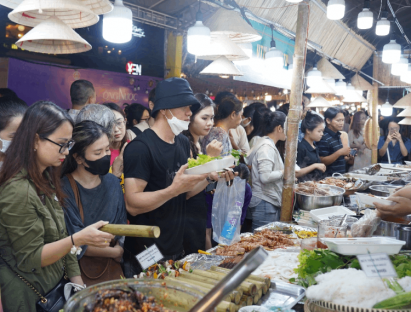 Suy ngẫm - Thực hư chuyện cá viên chiên, xiên nướng 'ngạo nghễ' ở các lễ hội ẩm thực