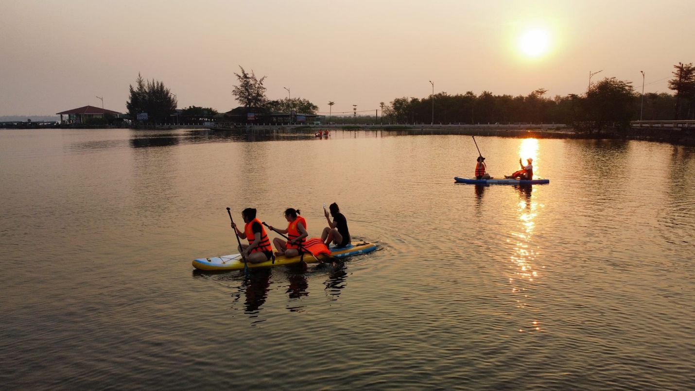 Trải nghiệm chèo SUP, thưởng ngoạn cảnh đẹp hệ đầm phá nước lợ lớn nhất Đông Nam Á - 14