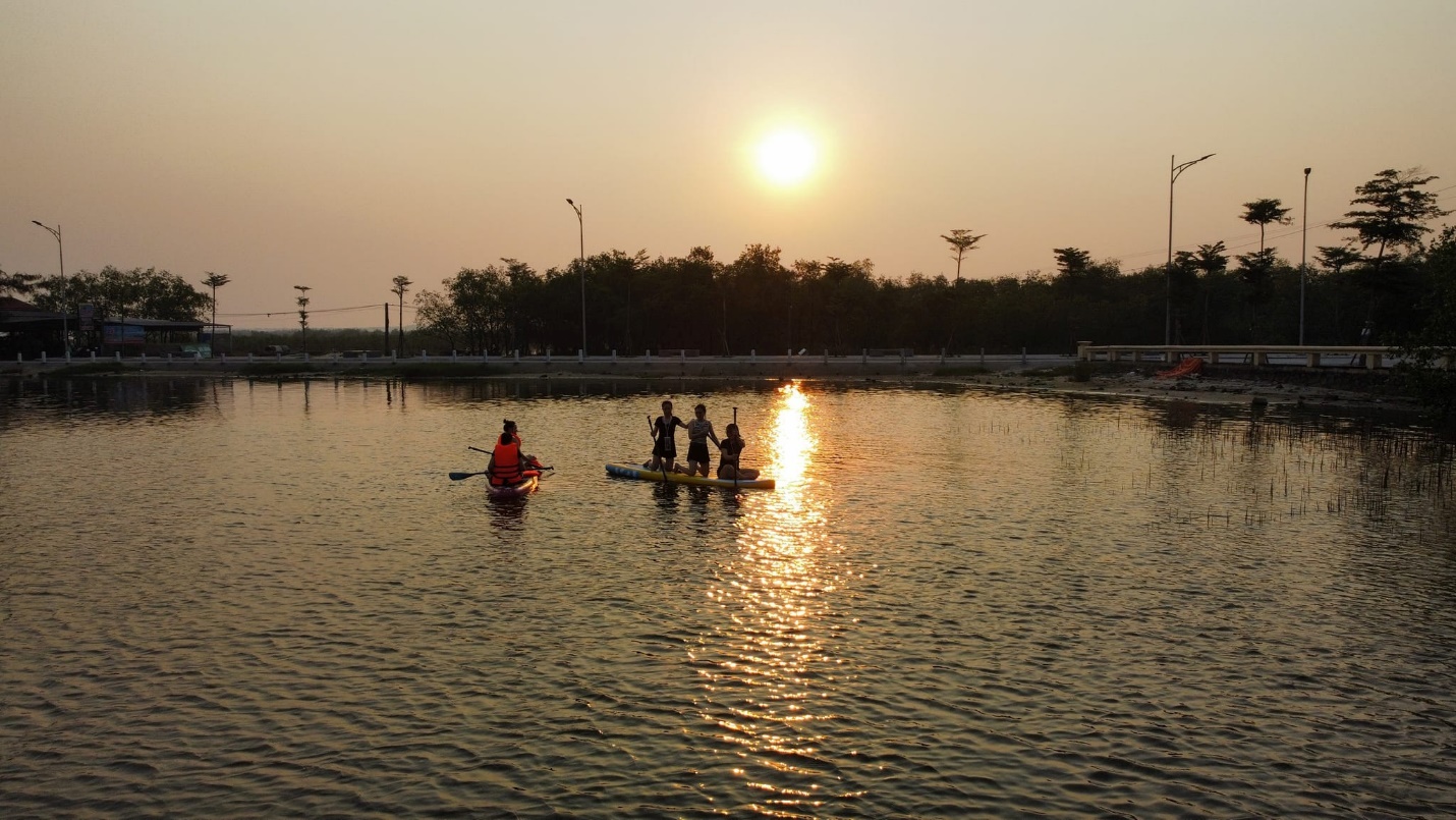 Trải nghiệm chèo SUP, thưởng ngoạn cảnh đẹp hệ đầm phá nước lợ lớn nhất Đông Nam Á - 3