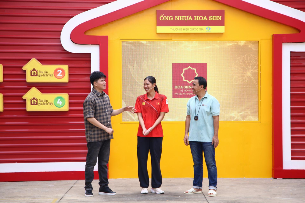 MC Quyền Linh bồi hồi nhắc kỷ niệm với tỉnh Hậu Giang khi ghi hình Mái ấm gia đình Việt tại TP Vị Thanh - 2