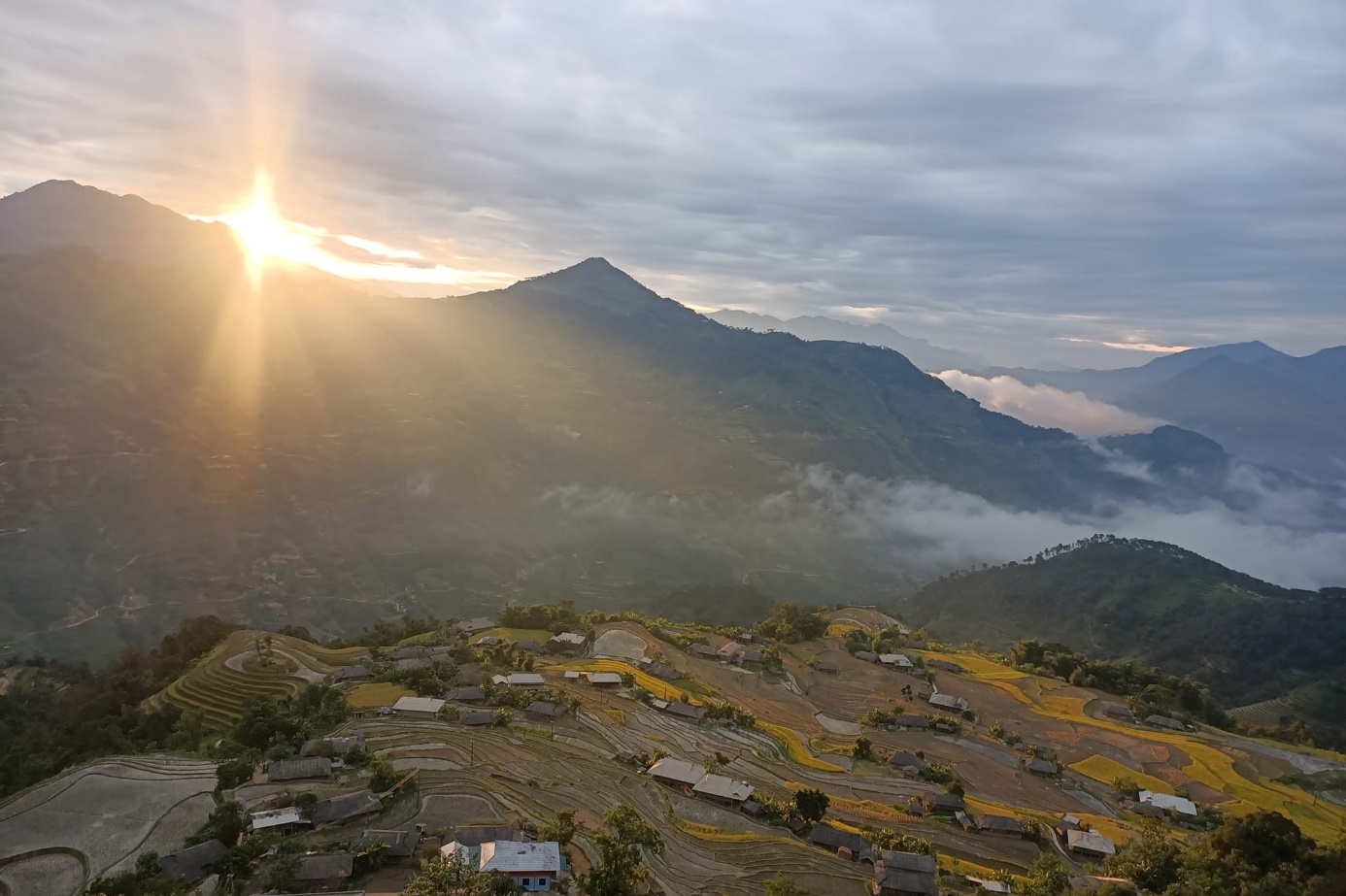 Homestay giá rẻ 'view triệu đô' vào mùa lúa chín Hoàng Su Phì - 4