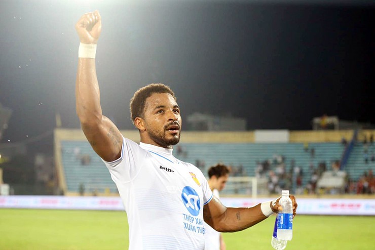 Tiền đạo Rafaelson đã nộp hồ sơ xin nhập tịch Việt Nam, lấy tên tiếng Việt như thế nào? - 1
