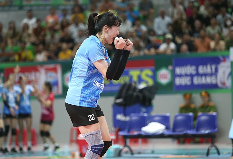 Hot girl bóng chuyền Hàn Quốc giúp đội nhà thắng đậm, tuyển Việt Nam gặp khó ở VTV Cup - 3