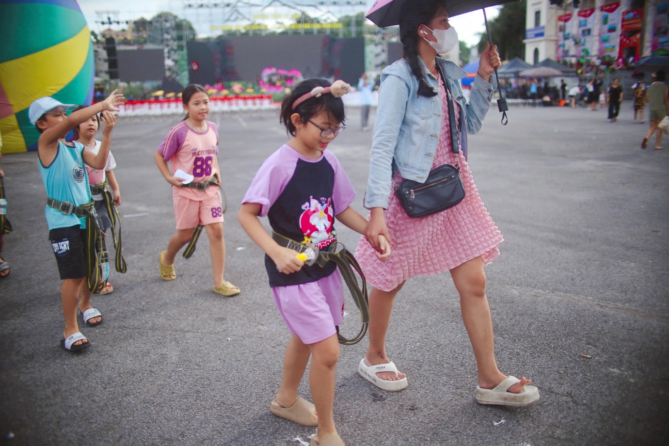 bac kan ruc ro sac mau dip ky niem 75 nam ngay giai phong - 2