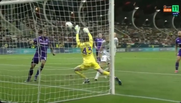 De Gea sắm vai người hùng, Fiorentina kịch tính giành vé dự Conference League  - 1