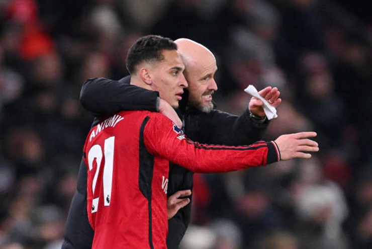 Ten Hag không cho MU đẩy đi Antony, fan bất bình nghĩ có sự thiên vị - 1