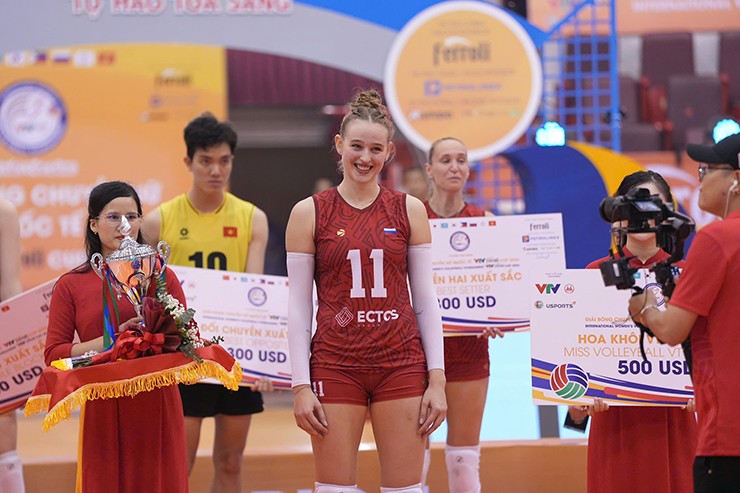 Hot girl bóng chuyền Nga được trao giải Hoa khôi VTV Cup, Bích Tuyền được vinh danh - 11