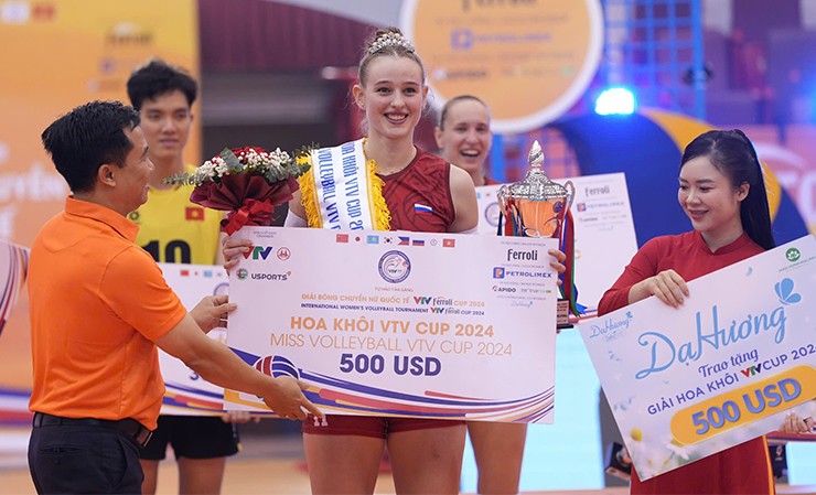 Hot girl bóng chuyền Nga được trao giải Hoa khôi VTV Cup, Bích Tuyền được vinh danh - 3
