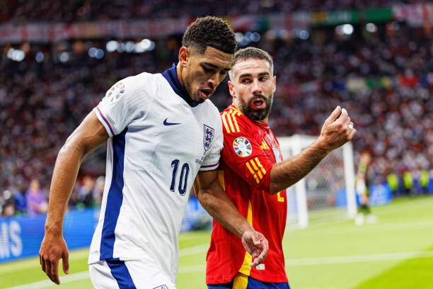 Công bố đề cử Quả bóng Vàng: Vinicius và Rodri tranh ngôi, Bellingham gặp bất lợi - 3