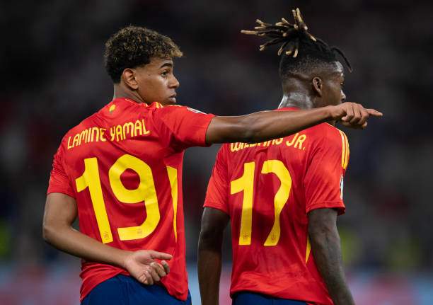 Công bố đề cử Quả bóng Vàng: Vinicius và Rodri tranh ngôi, Bellingham gặp bất lợi - 4