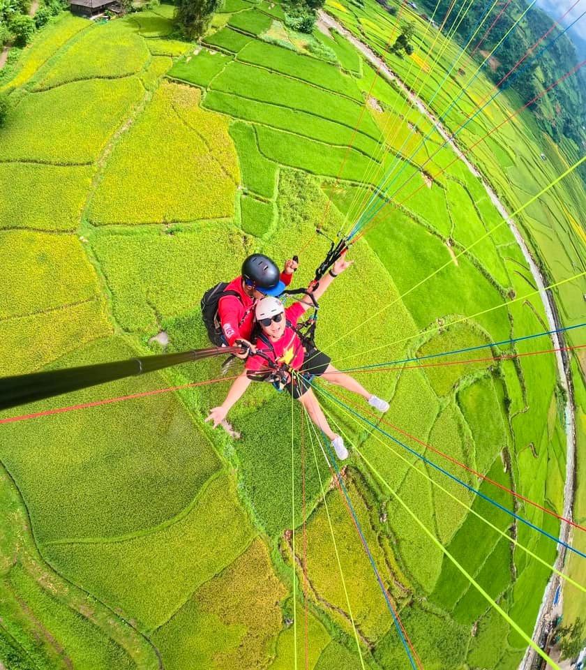 Bay dù lượn giữa không trung, chiêm ngưỡng vẻ đẹp Mù Cang Chải - 2