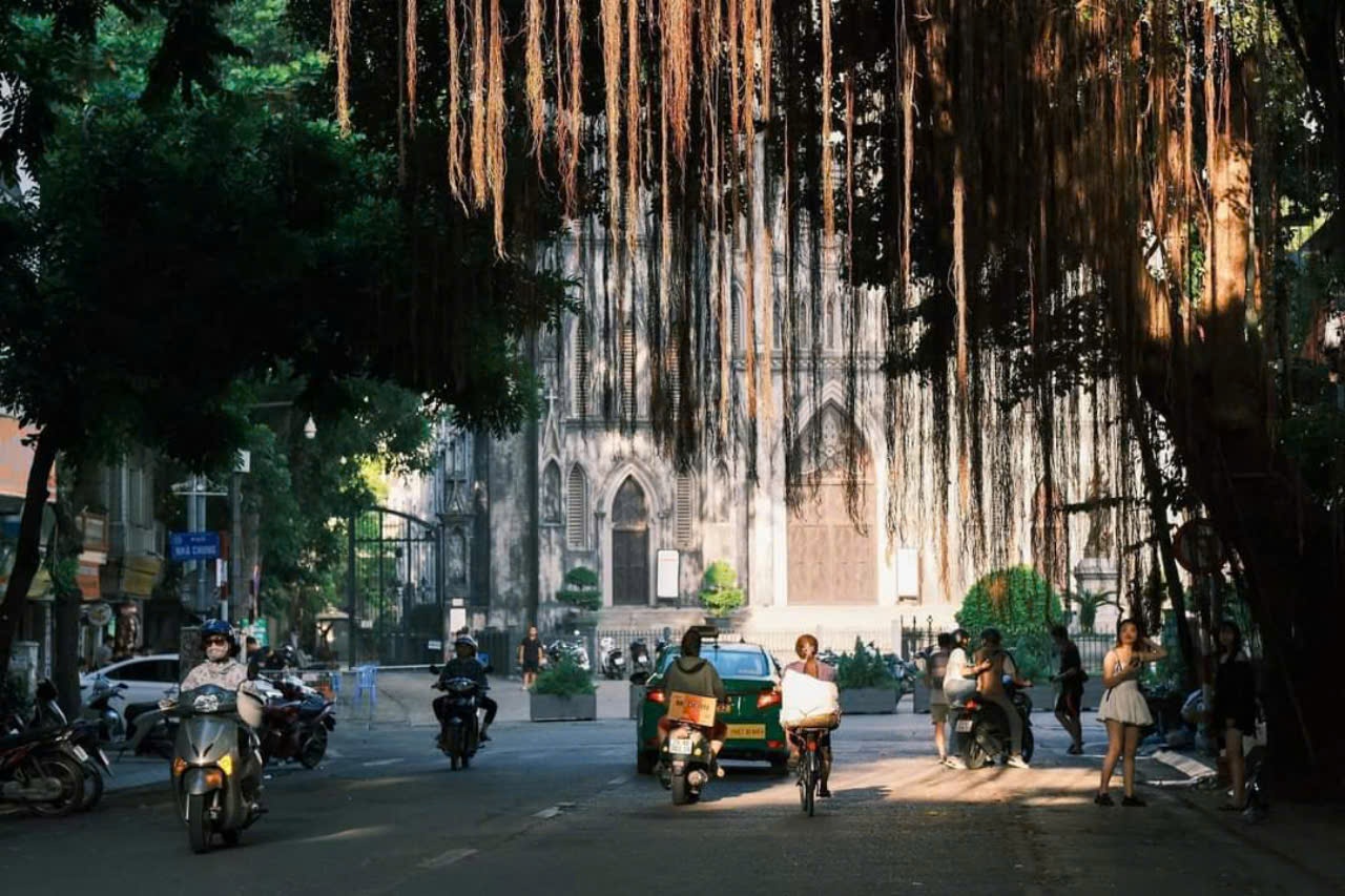 Bão Yagi quét Hà Nội: 'Lần đầu tiên thấy bão kinh hoàng như thế này' - 6