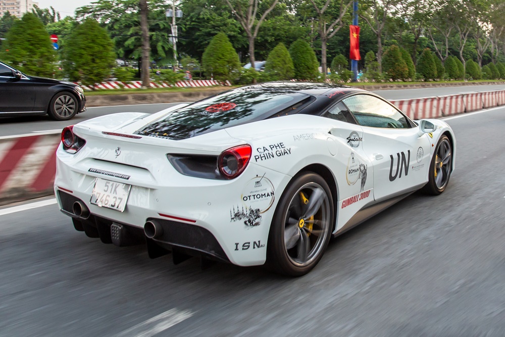 Ông Đặng Lê Nguyên Vũ tiết lộ lý do "mê" siêu xe Ferrari  - 4