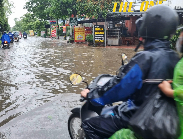 Lũ trên sông Hồng tại Hà Nội có khả năng đạt đỉnh vào trưa ngày 11/9