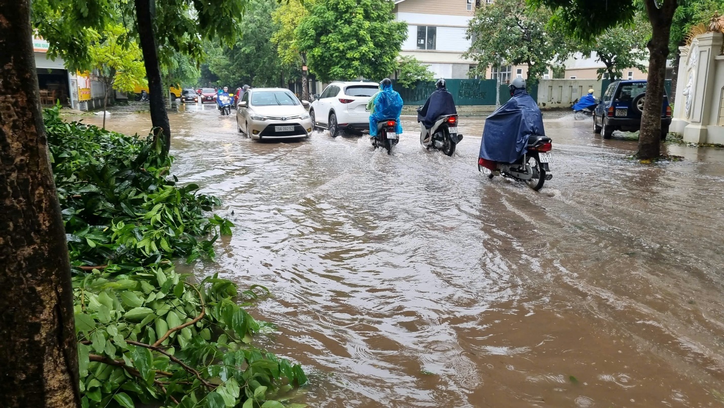 Lũ trên sông Hồng tại Hà Nội có khả năng đạt đỉnh vào trưa ngày 11/9 - 5