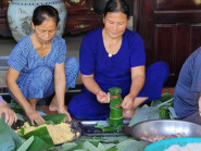 Ngày đêm gói bánh, làm muối sả... gửi đồng bào miền Bắc