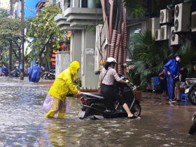  - Bộ VHTTDL tạm dừng các hoạt động du lịch trong thời gian báo động lũ