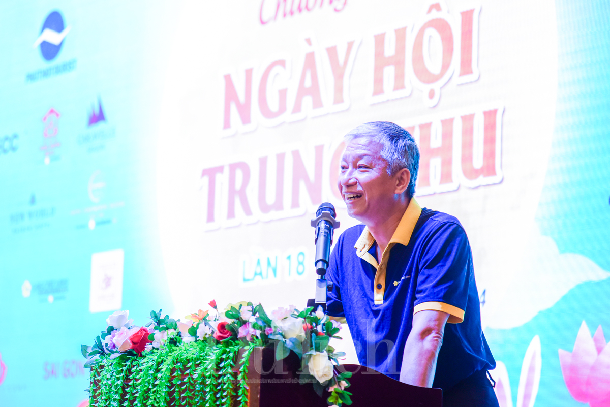 Phó bí thư Thành ủy Nguyễn Phước Lộc vui Tết Trung thu cùng trẻ em - 7