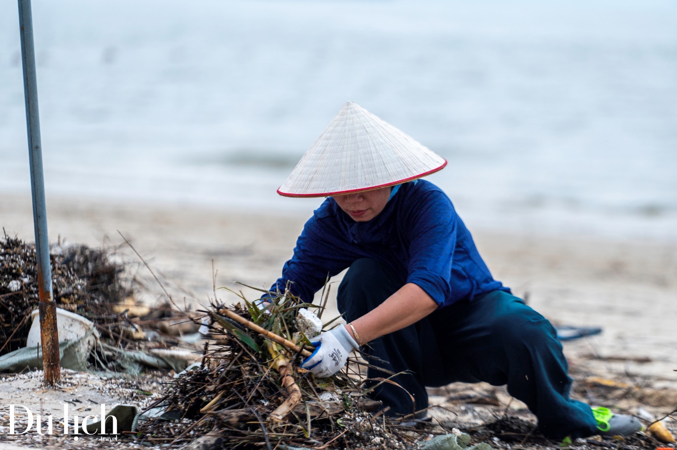 hon 10.000 nguoi don sach bien ha long don du khach - 17