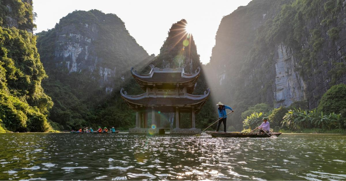 Tràng An trở lại, mang theo tấm lòng của người lái đò