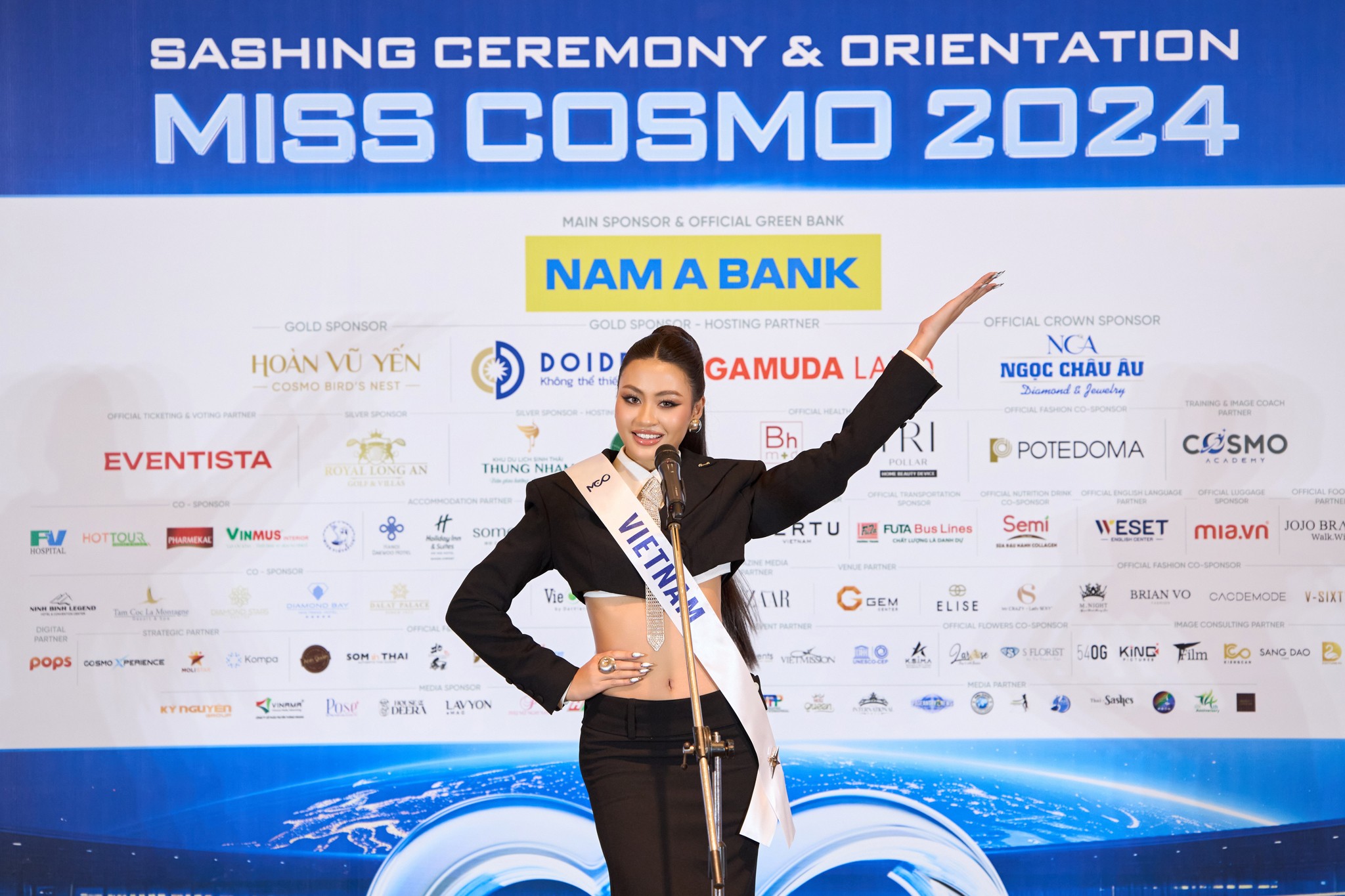 Miss Cosmo 2024 chính thức trao sash cho các đại diện tham gia cuộc thi - 1