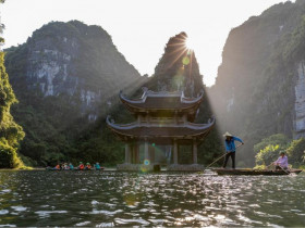  - Tràng An trở lại, mang theo tấm lòng của người lái đò