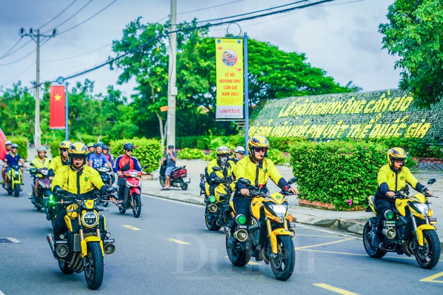 Long trọng nghi thức thượng Đại kỳ tung bay trên nền trời Cần Thạnh - 17