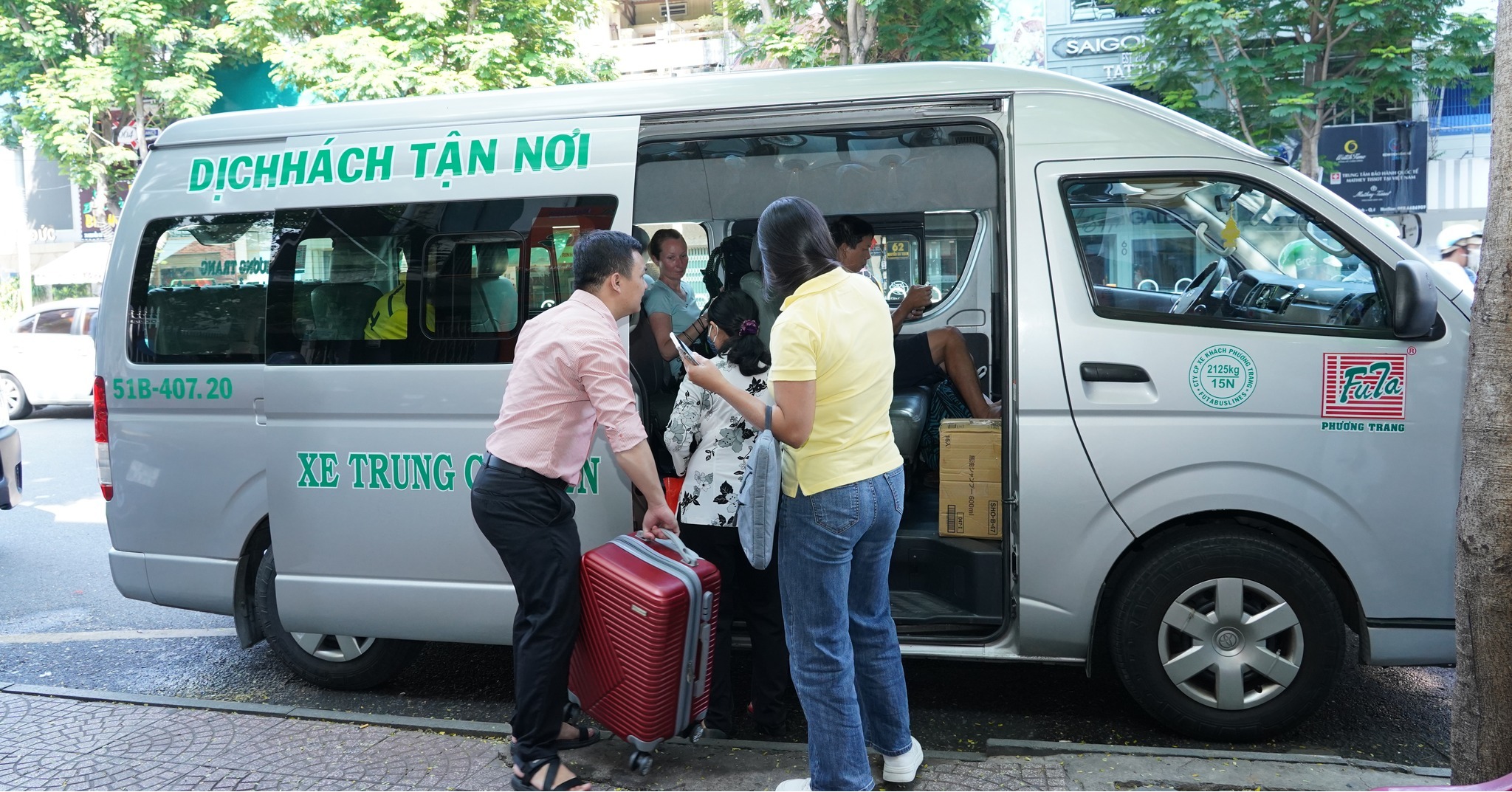 TP.HCM: Nâng cao trải nghiệm hành khách và giảm thiểu tình trạng "xe dù, bến cóc" - 2