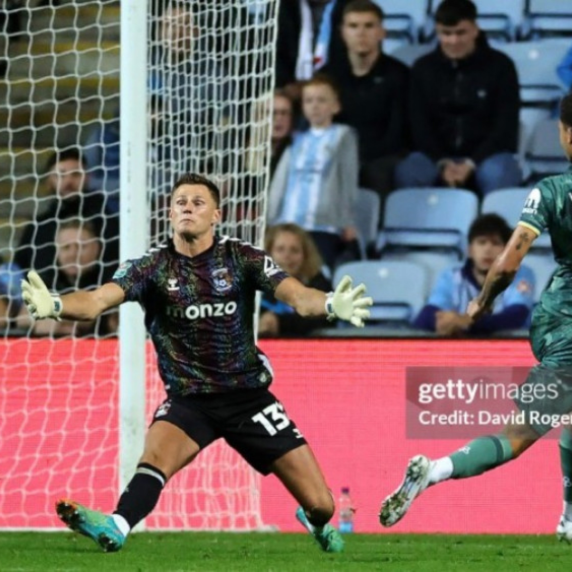  - Video bóng đá Coventry – Tottenham: Thoát hiểm ngoạn mục (League Cup)