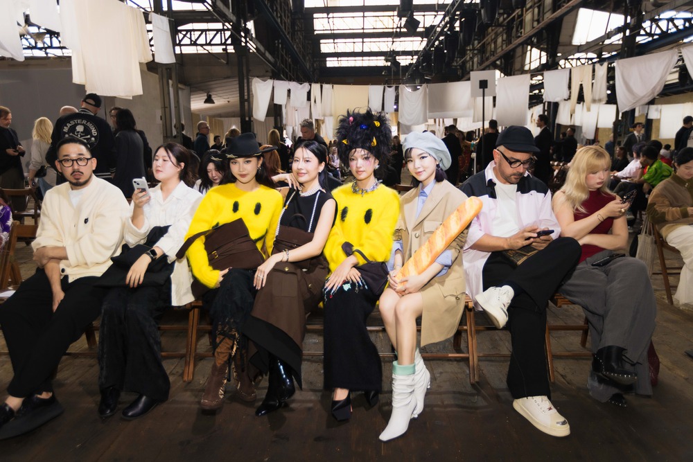 Châu Bùi "đắt show", liên tục biến hoá hình ảnh tại Milan Fashion Week - 4