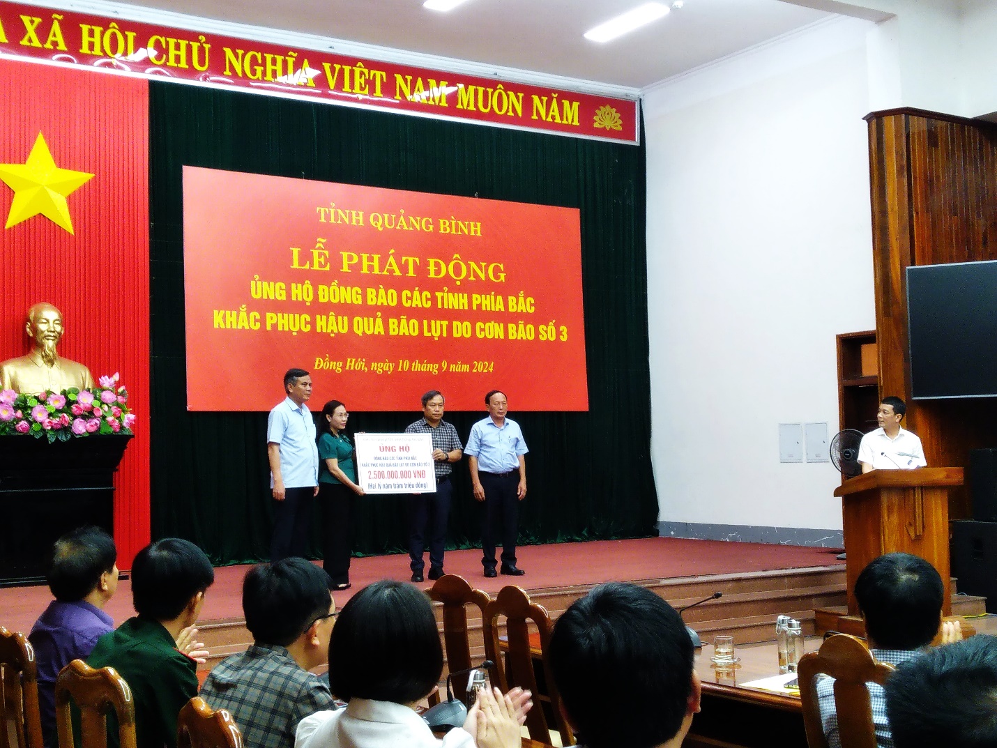 Quảng Bình ủng hộ đồng bào bị bão lụt ở các tỉnh, thành phía Bắc - 1