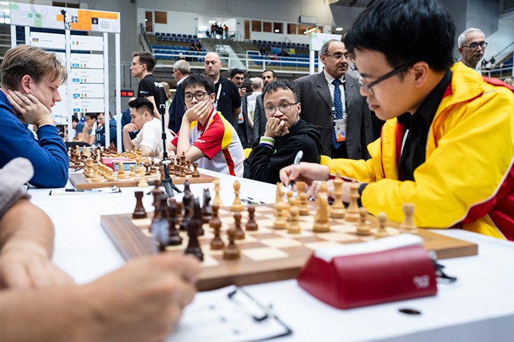 Hấp dẫn Quang Liêm căng não đấu “vua cờ” Magnus Carlsen tại Olympiad 2024 - 3