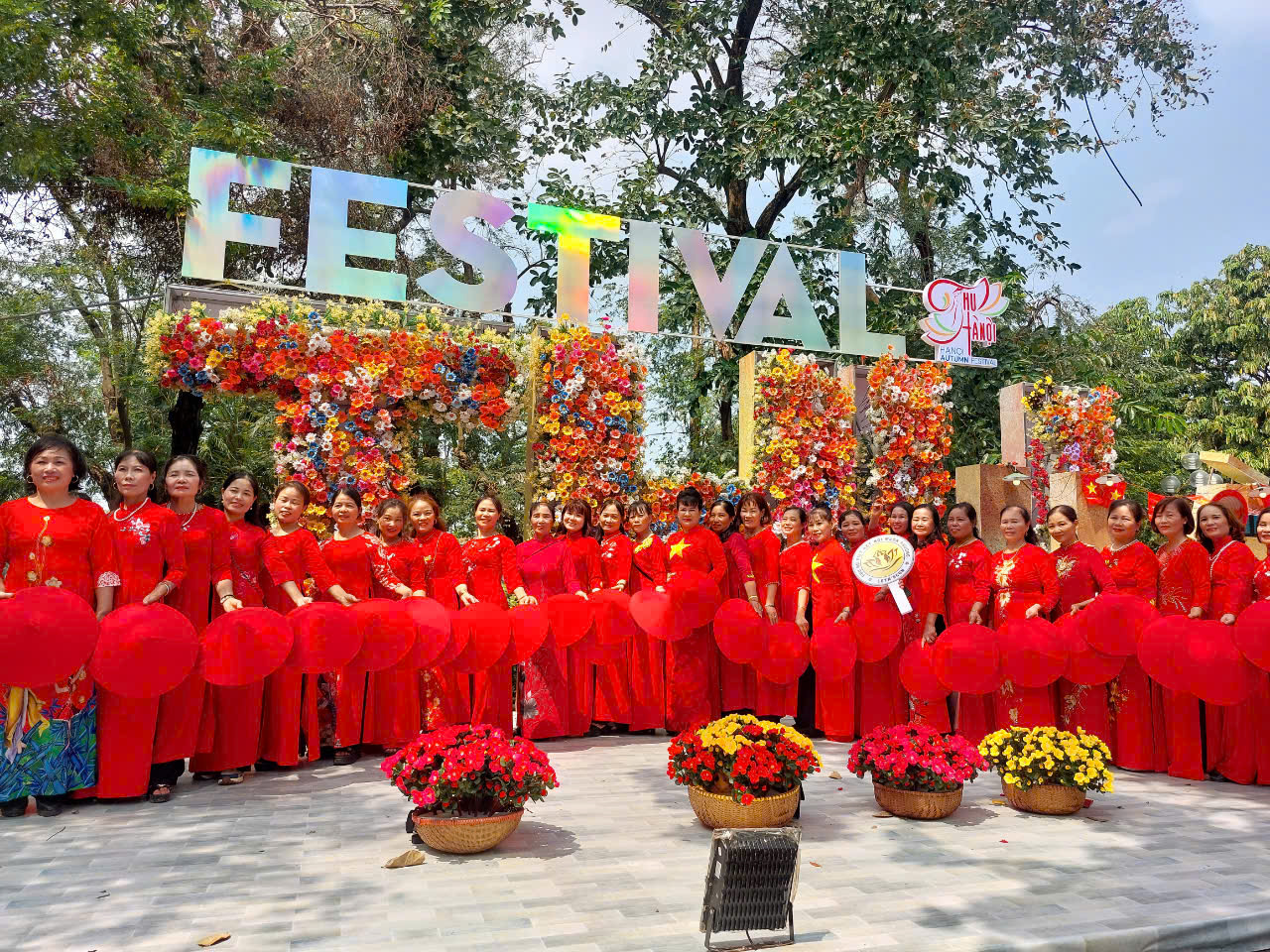 Những điểm chụp ảnh hút du khách tại Festival Thu Hà Nội - 1