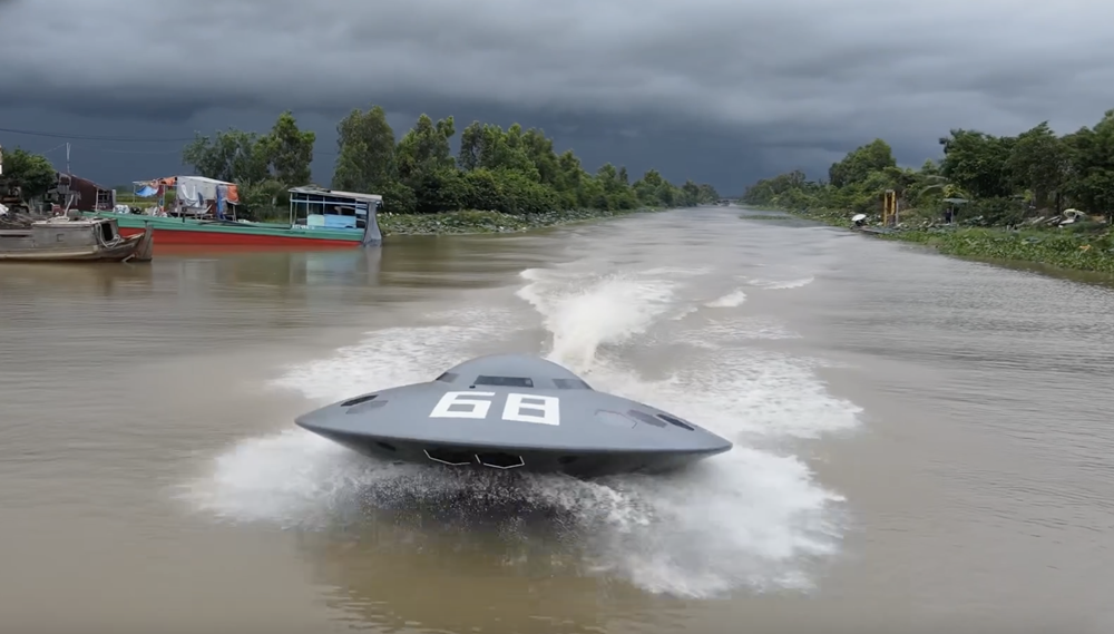 Chàng cơ khí 8X và hành trình tạo thành "đĩa bay" có một không hai trên mặt nước - 6