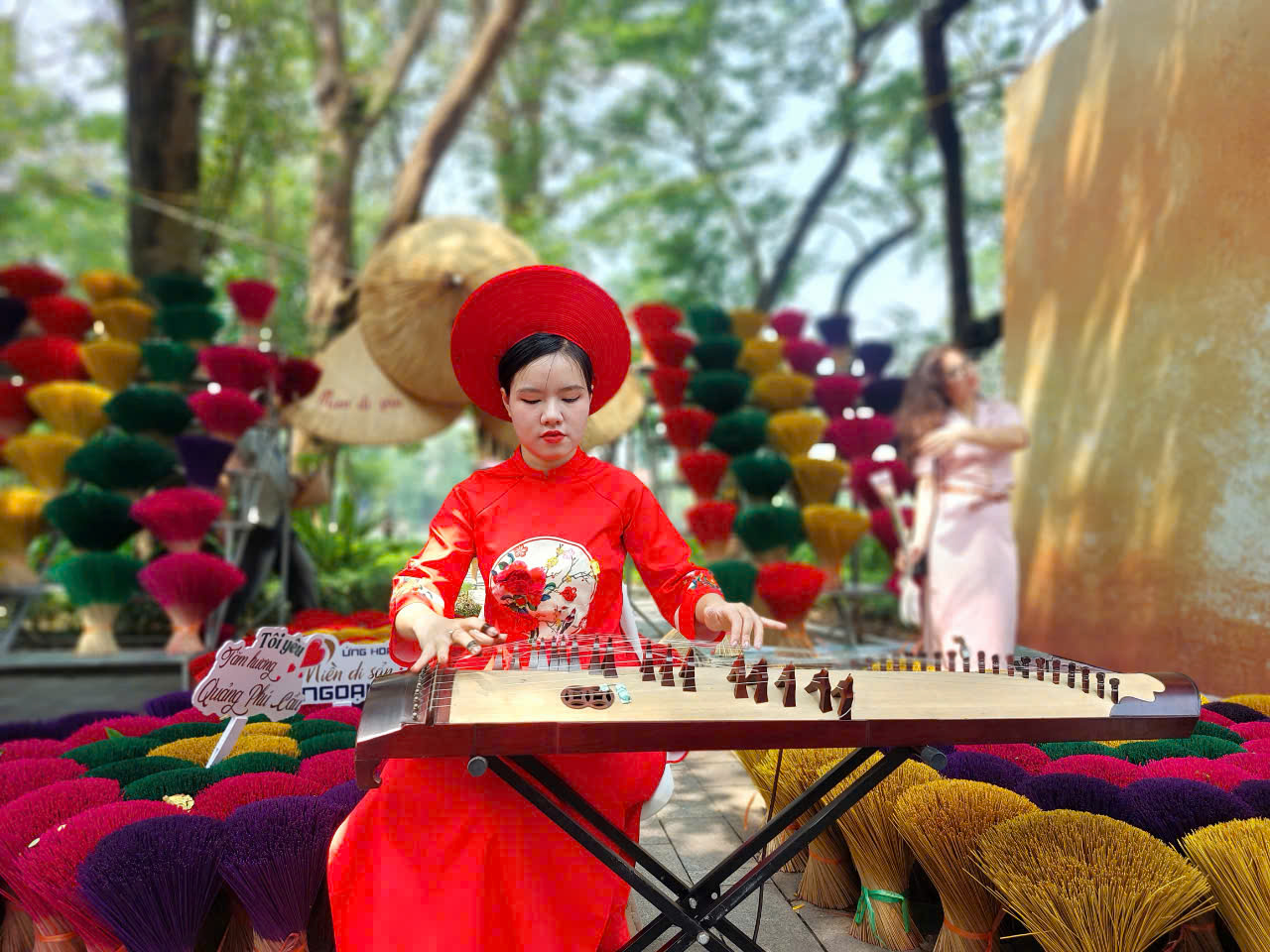 Những điểm chụp ảnh hút du khách tại Festival Thu Hà Nội - 11