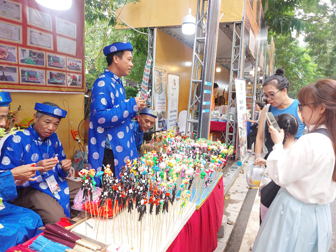 Những điểm chụp ảnh hút du khách tại Festival Thu Hà Nội - 16