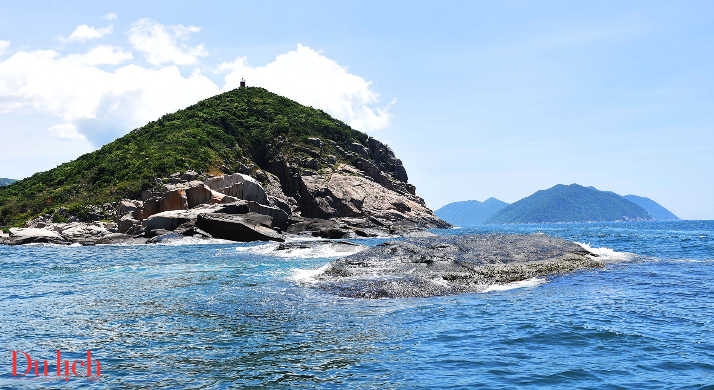 hon dao khung long doc dao o vung bien giap ranh phu yen- khanh hoa - 5