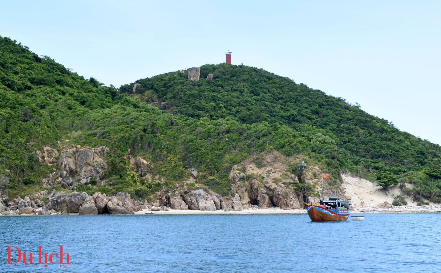 hon dao khung long doc dao o vung bien giap ranh phu yen- khanh hoa - 13