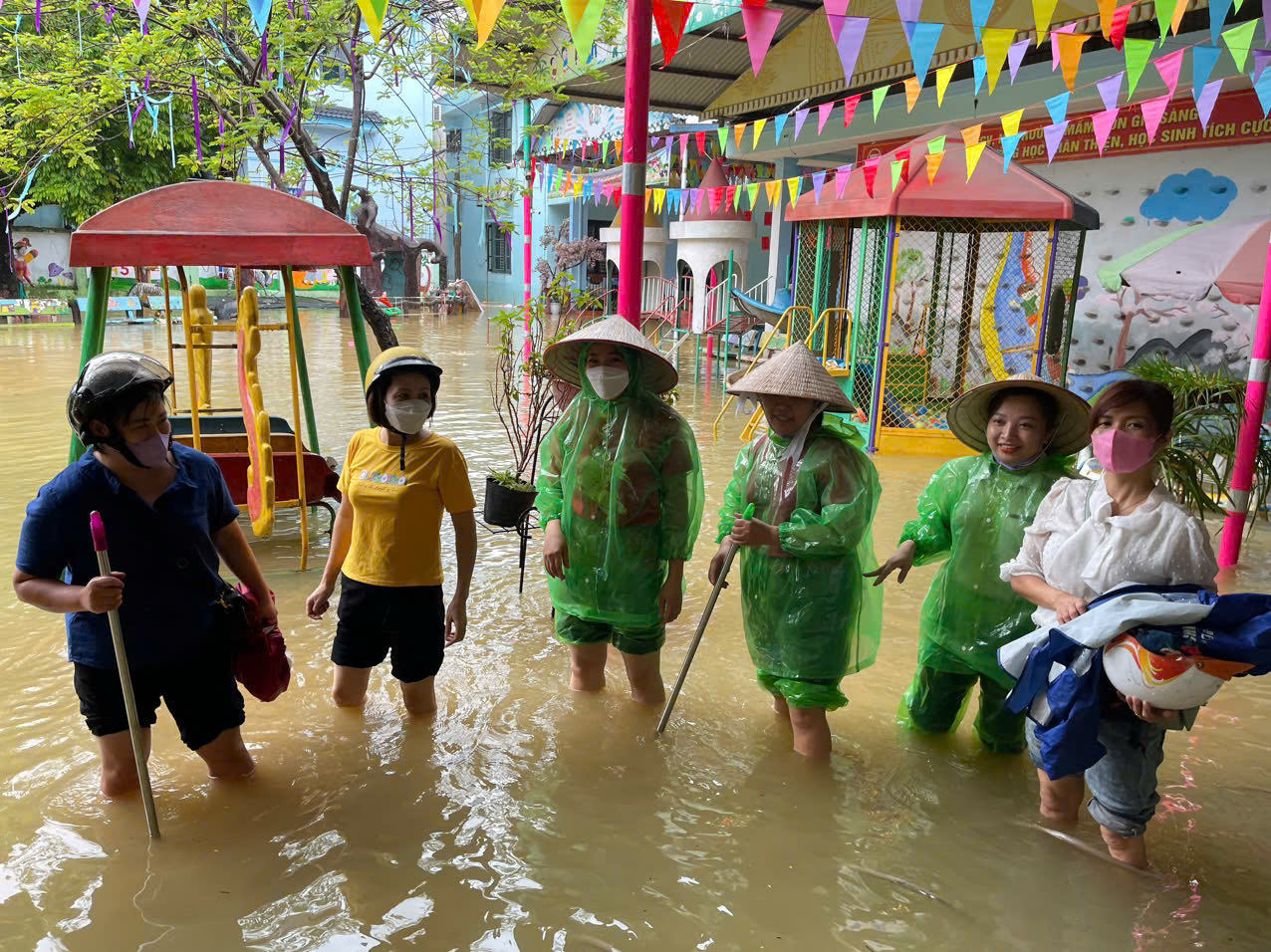 'Hành trình Việt Bắc' tiếp nối chung tay cùng đồng bào khắc phục sau bão lũ - 4