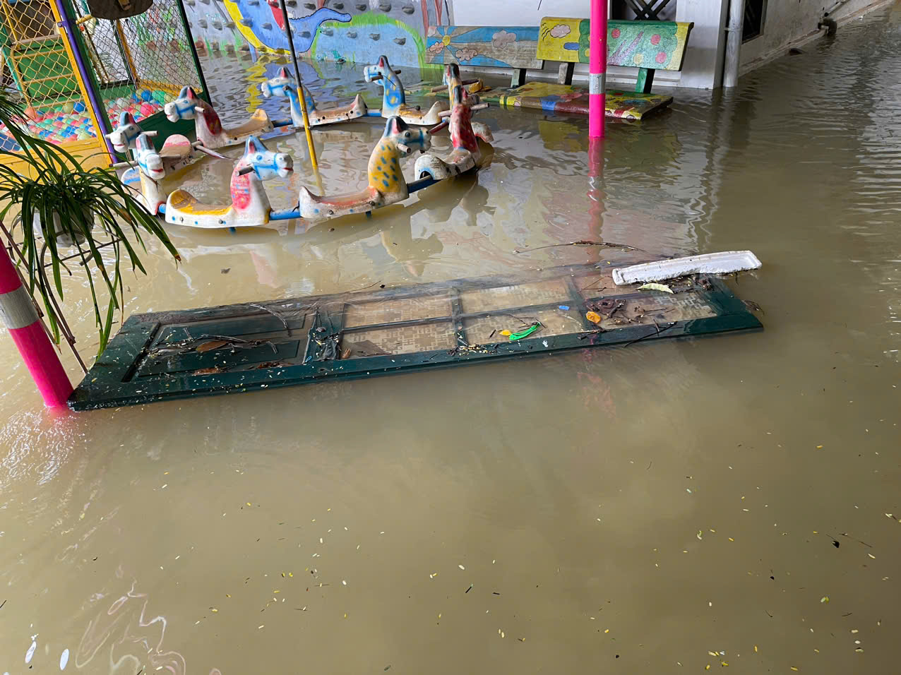 'Hành trình Việt Bắc' tiếp nối chung tay cùng đồng bào khắc phục sau bão lũ - 5