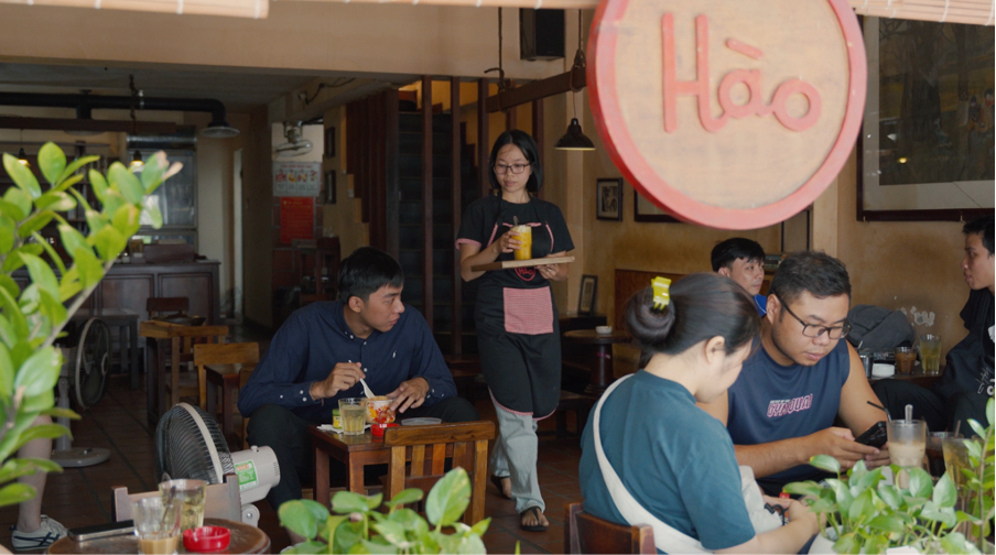 La cà Sài Gòn: Hào café - Ngôi nhà chung cho nhiều người 'lạ' - 7