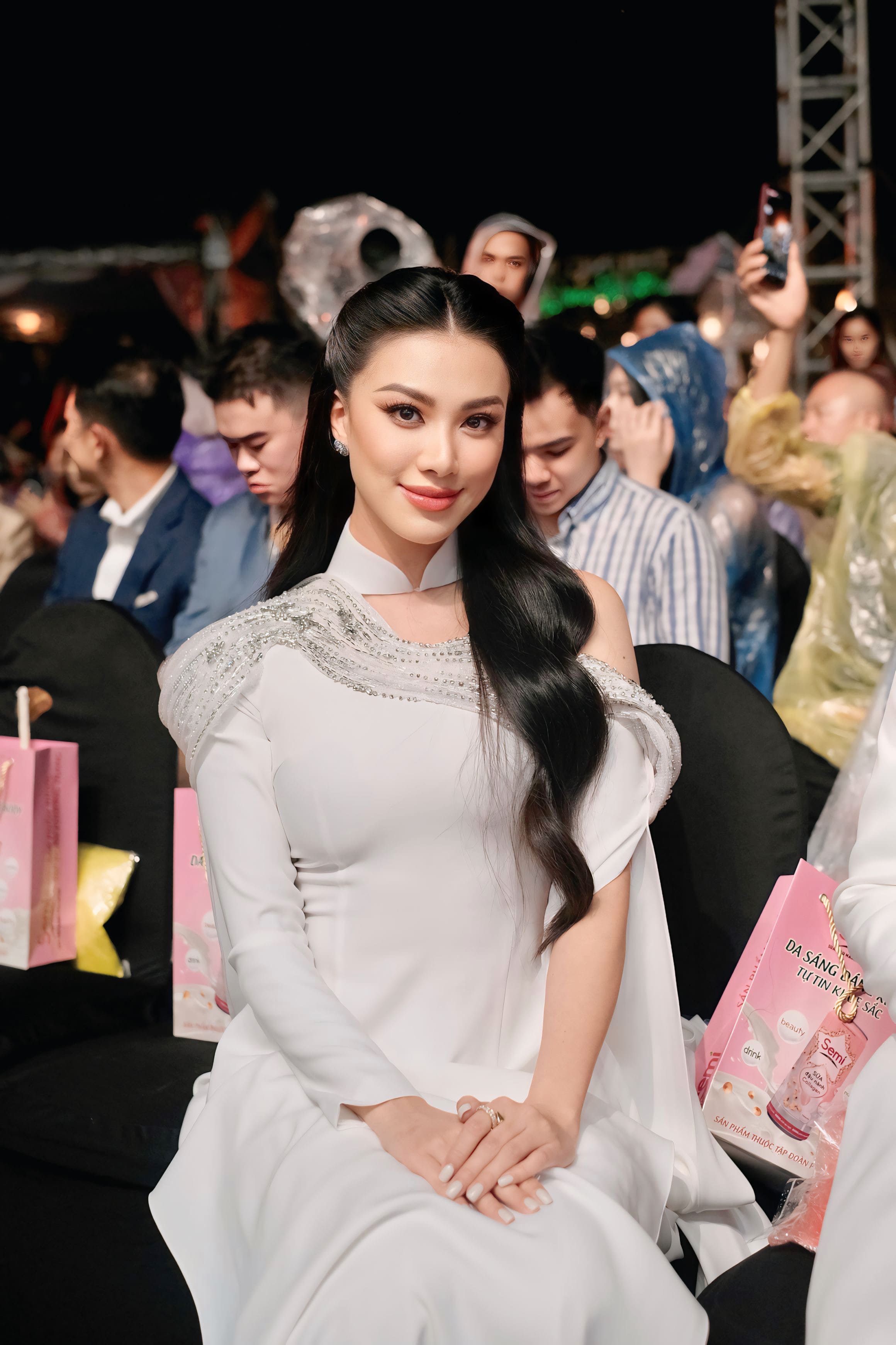 Giám khảo Miss Cosmo 2024 - Kim Duyên: “Tôi tự hào vì ban tổ chức tại Việt Nam đang làm rất tốt vai trò của mình” - 2