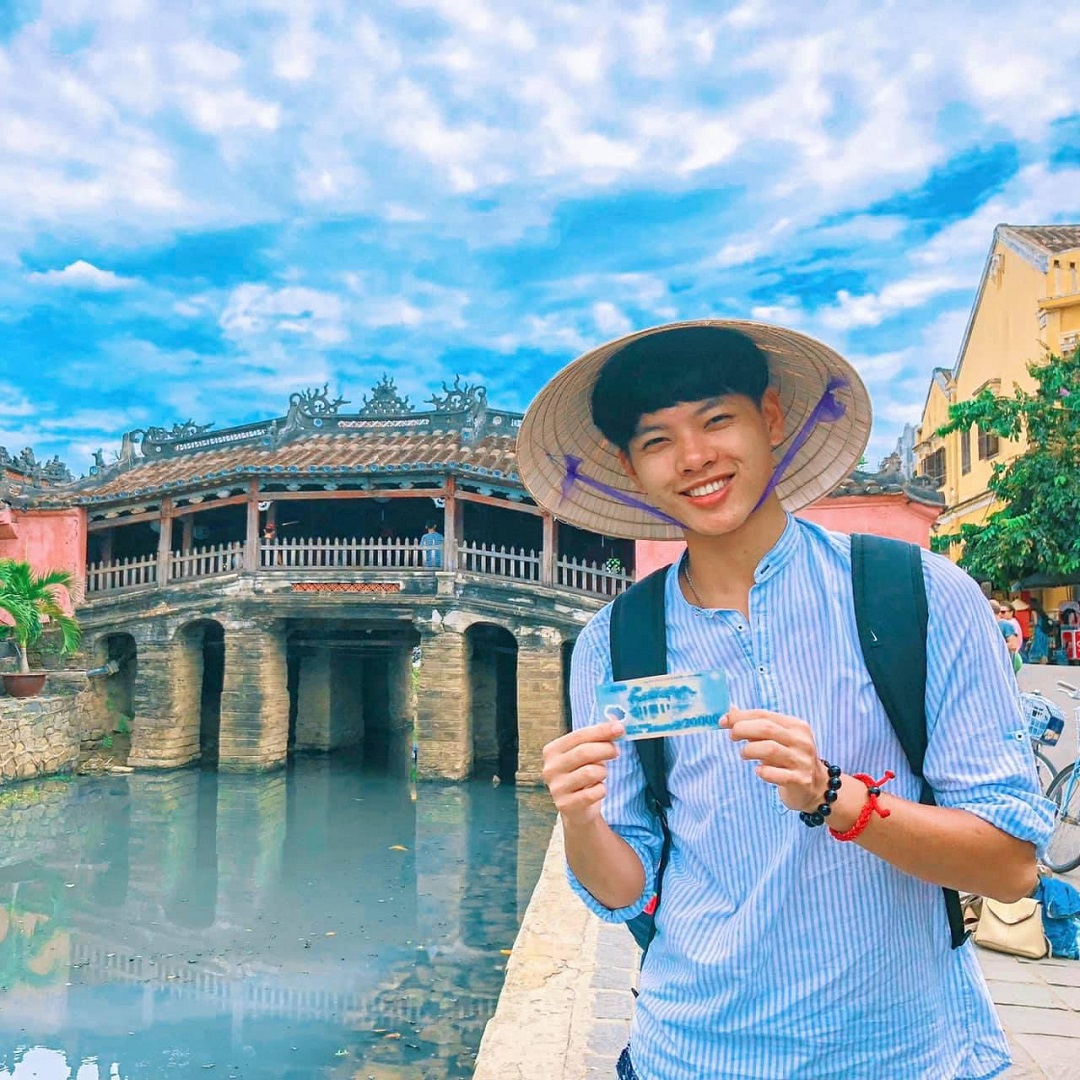 Quảng bá nét đẹp địa phương: Khi nam vương trở thành travel blogger - 1