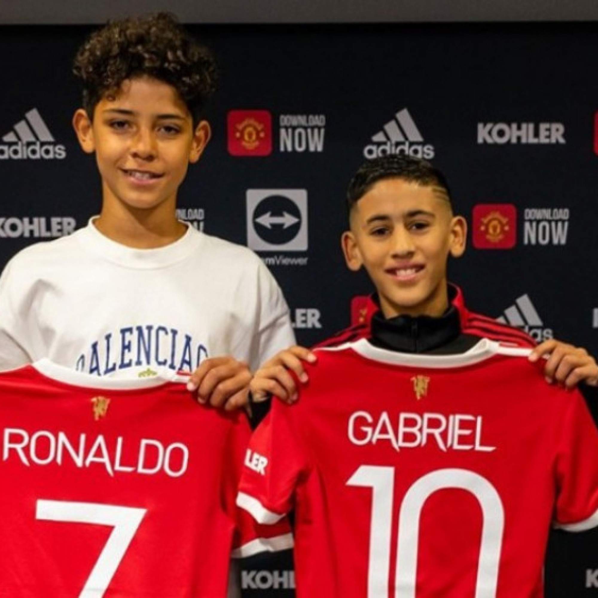  - MU trói chân "Messi nhí" 14 tuổi, đập tan sự nhòm ngó của Real - Barcelona