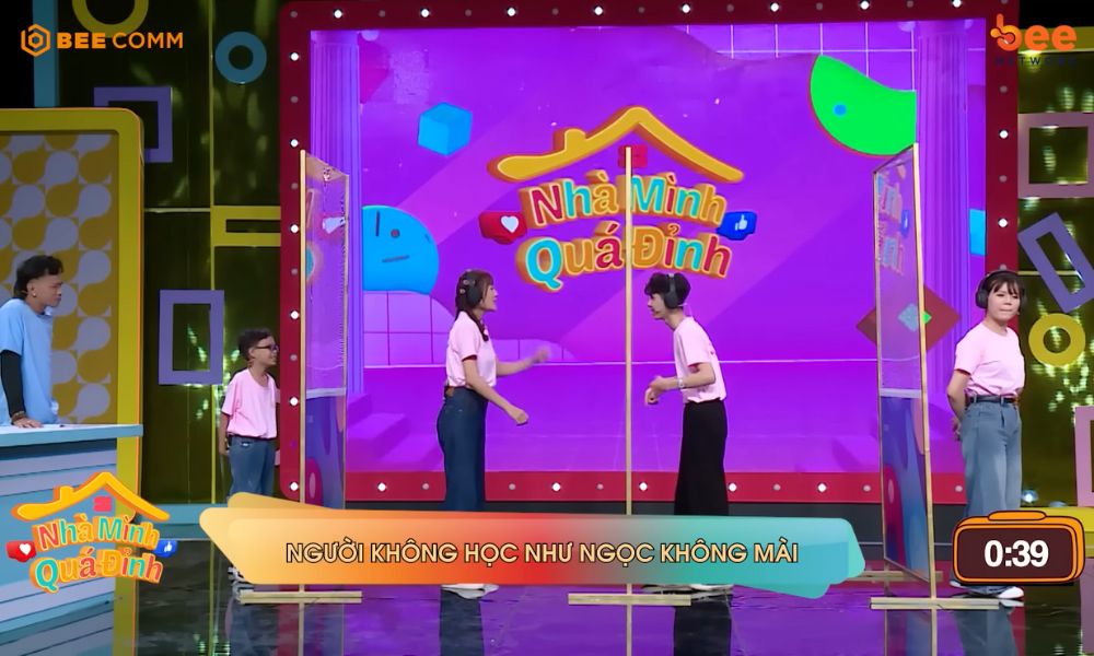 Nhà mình quá đỉnh: Diễm Phương hát sai lời khiến đội mất điểm, bị Hoàng Phi “cà khịa” không trượt phát nào - 3