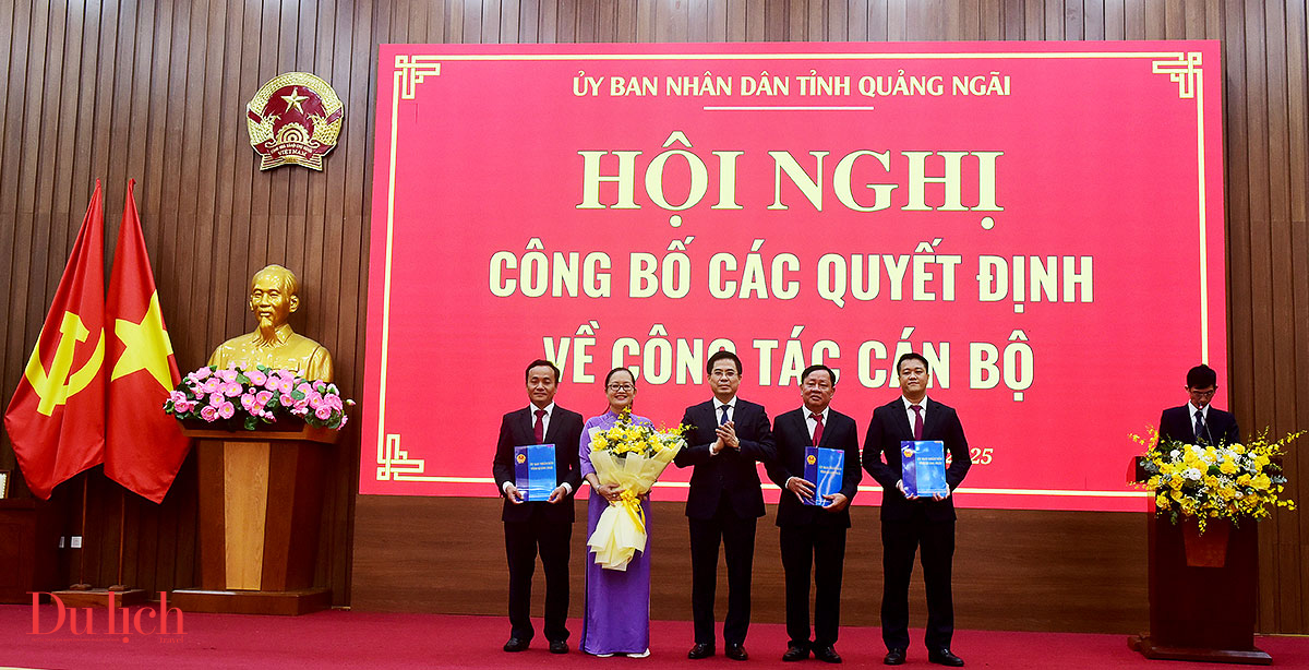 quang ngai cong bo va trao quyet dinh cho hang loat lanh dao so, nganh - 6