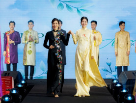  - Áo dài: Dấu chỉ của ký ức và hành trình