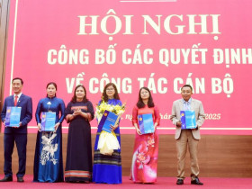  - Quảng Ngãi công bố và trao quyết định cho hàng loạt lãnh đạo Sở, ngành