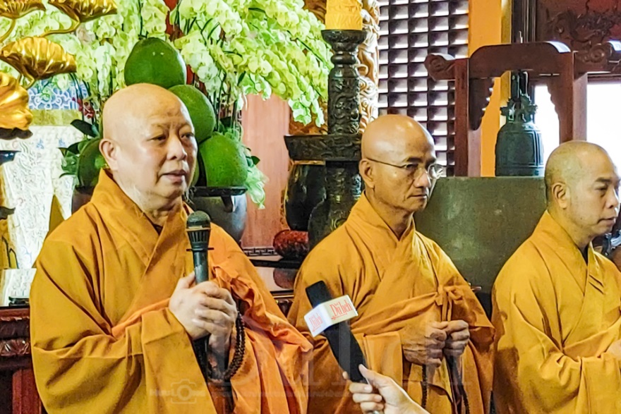 Vang vọng tiếng chuông chùa đánh dấu thời khắc lịch sử 'sắp xếp lại giang sơn' - 9