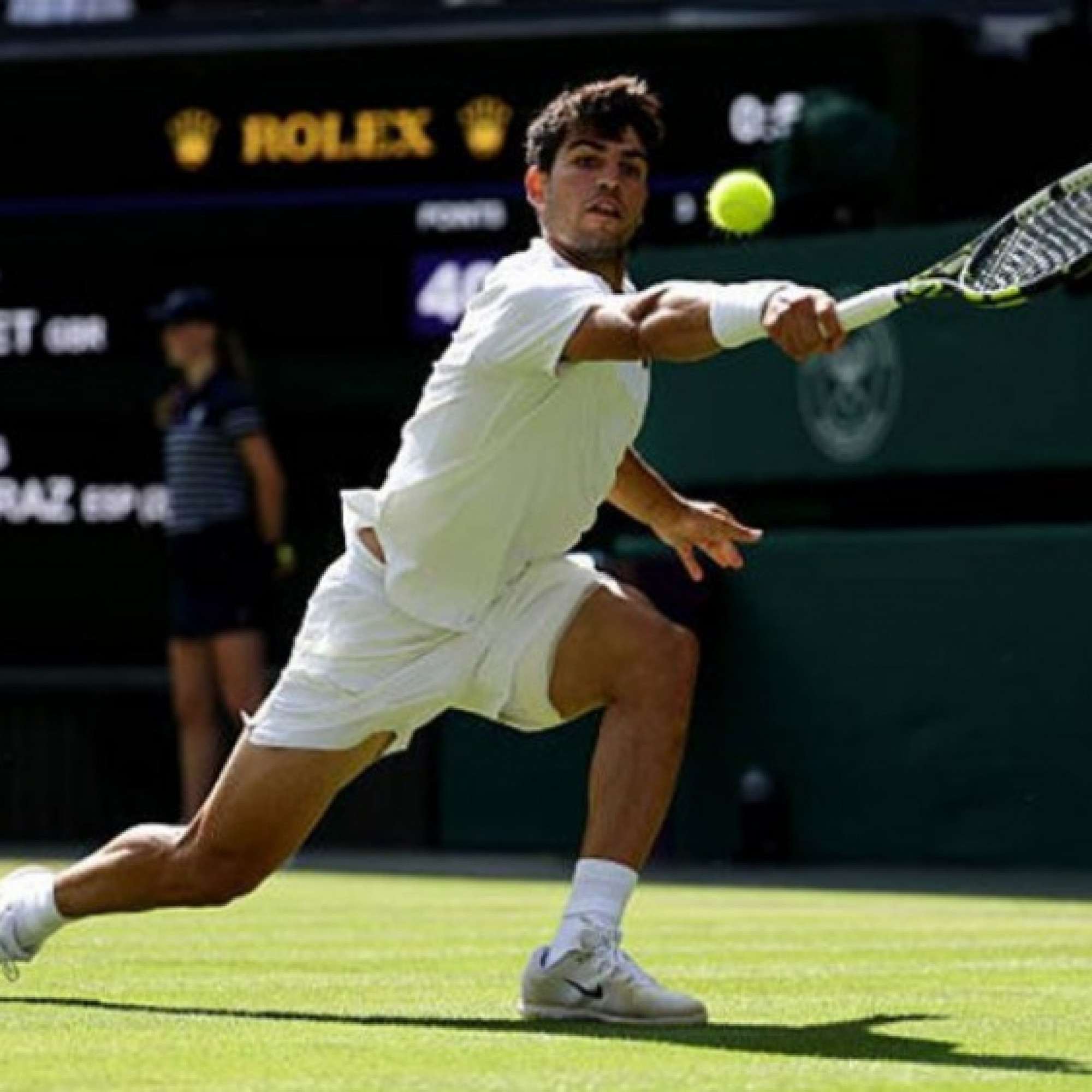  - Video tennis Alcaraz - Tarvet: Giải quyết đối thủ chóng vánh (Wimbledon)